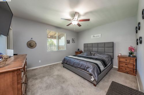 5792 Kerckhoff Ave, Fresno CA  93727-3475 exterior