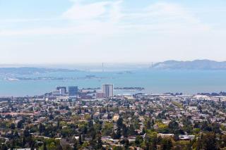 670 Hiller Dr, Oakland, CA 94618-2353