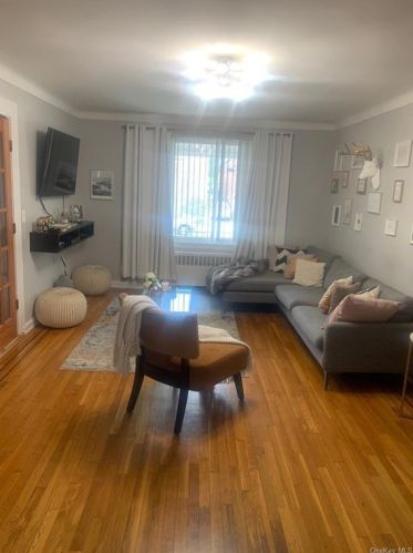 1334 Astor Ave, Bronx NY  10469-5832 exterior