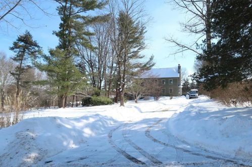 10 Old Town Rd, Bethel, CT 06801-3110