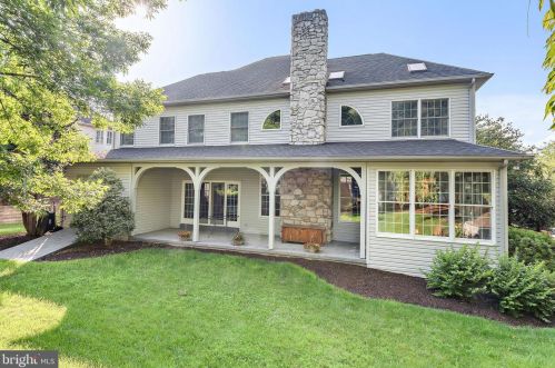 319 Equus Dr, Camp Hill PA  17011-8350 exterior