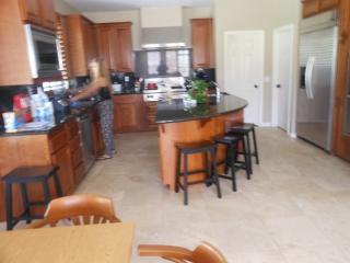 890 Aspen Glen Rd, Chula Vista CA  91914-2519 exterior