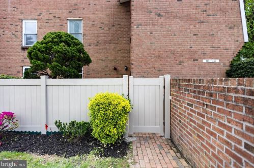 1151 Harbour Dr, Palmyra NJ 08065-2216 exterior