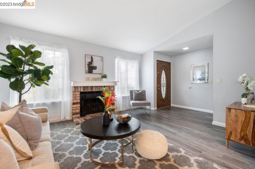 1971 Newport Dr, West Pittsburg, CA 94565-4027