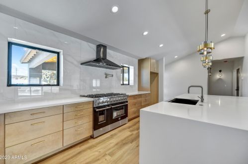 7321 11th Pl, Phoenix AZ  85020-5017 exterior