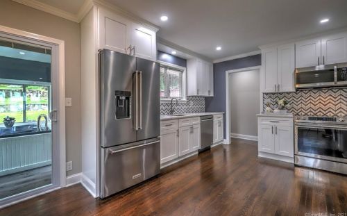 65 Ridgebrook Dr, Bridgeport CT  06606-1925 exterior