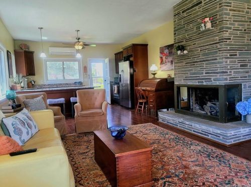 659 Pequot Ave, United States Coast Guard Ac CT  06320-4230 exterior