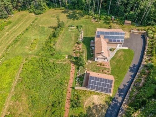 113 Town Farm Rd, Barre, MA 01005-9292