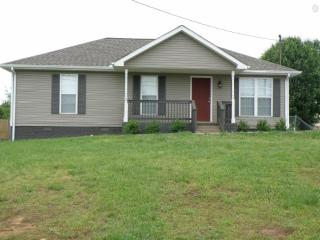 226 Cranklen Cir, Clarksville, TN 37042-4644