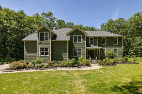 3 Fox Hill Rd, Lee, NH 03824-3405