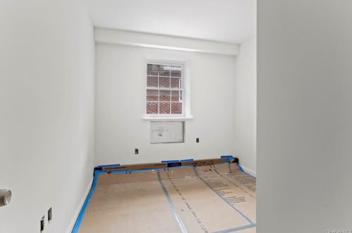 557 Logan Ave, Bronx NY  10465-2509 exterior