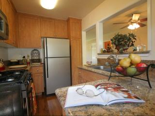 233 Barrington Ave, Los Angeles CA  90049-3335 exterior