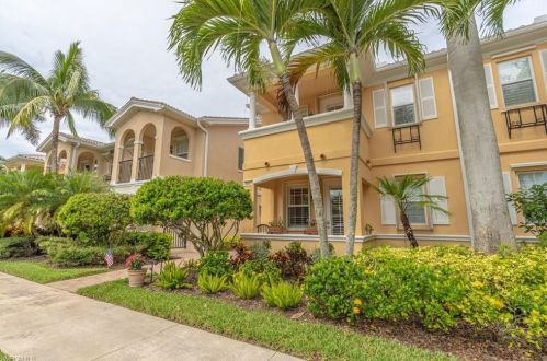 8067 Sorrento Ln, Naples, FL 34114-2616