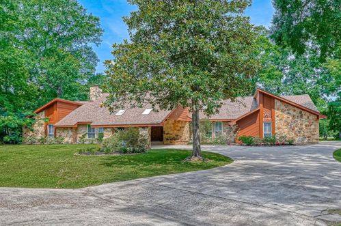 601 Brandon Rd, Conroe, TX 77302-3759
