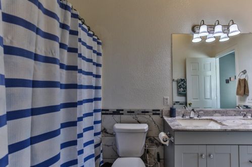 8489 Mcgray Way, Elk Grove CA  95624-4121 exterior