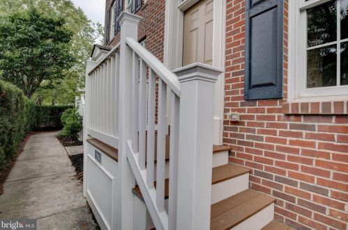 194 Melhorn Dr, Mount Joy, PA 17552-1163
