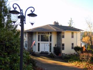 1327 Lakehurst Dr, Bremerton, WA 98312-2121
