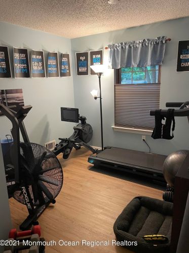 410 Daisy Ct, Jackson Twp NJ  08527-2585 exterior