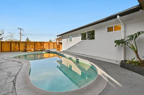 4570 Mount La Platta Pl, San Diego CA  92117-3045 exterior