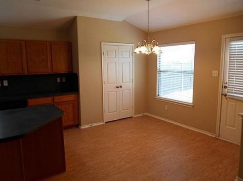 2811 Briarbrook Dr, Seagoville TX  75159-1445 exterior