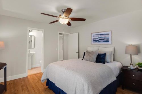 300 Sobrato Dr, Campbell CA  95008-3919 exterior