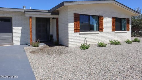 1203 Justin St, Sunizona, AZ 85625-4037