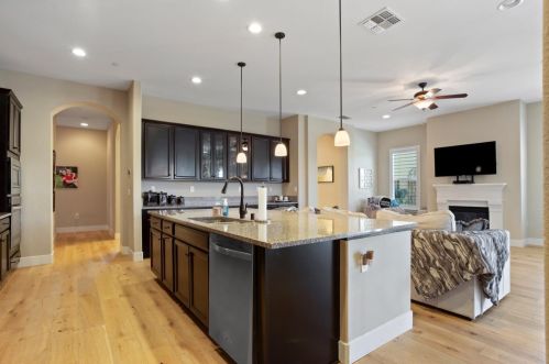 239 Clendenin Pkwy, Ripon CA  95366-9497 exterior