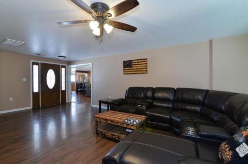 180 Hathaway Rd, Claysville, PA 15323-1346