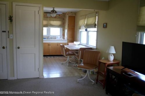 1422-B Ocean Ave, Point Pleasant Beach NJ  08742-4148 exterior