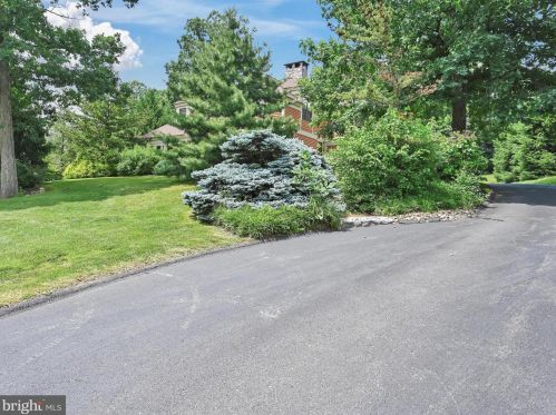1039 Ridgeview Dr, Molino, PA 17961-2331
