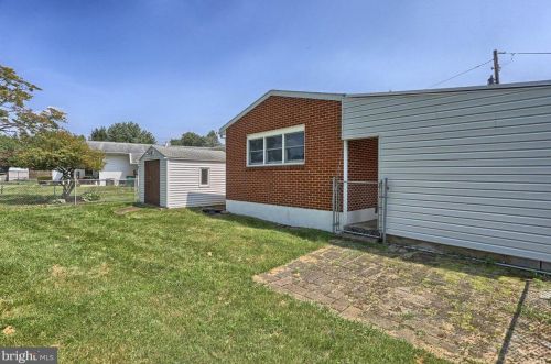 4711 Courtland St, Camp Hill PA  17011-4025 exterior