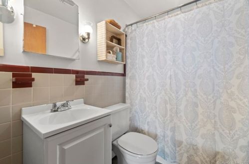 53 Cedar Grove Ave, United States Coast Guard Ac CT  06320-3732 exterior