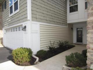 3927 Rue De Brittany, Columbus, OH 43221-5692