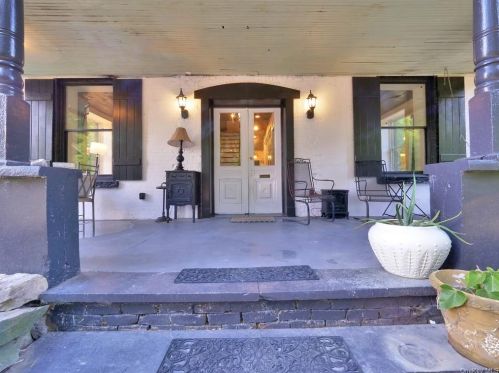 14 Willow Ave, Cornwall, NY 12518-1461