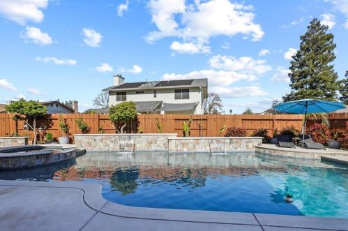 1900 Foxtail Ct, Turlock CA  95382-2890 exterior