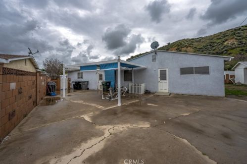 26607 Balerna Dr, Santa Clarita CA  91350-2305 exterior