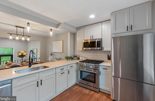 5464 Midship Ct, Springfield VA  22015-1912 exterior