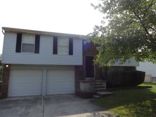 2400 Warfield Dr, Darbydale OH  43123-1434 exterior