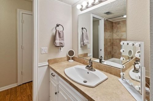 1148 Jeffery Trl, Irving TX  75062-6951 exterior