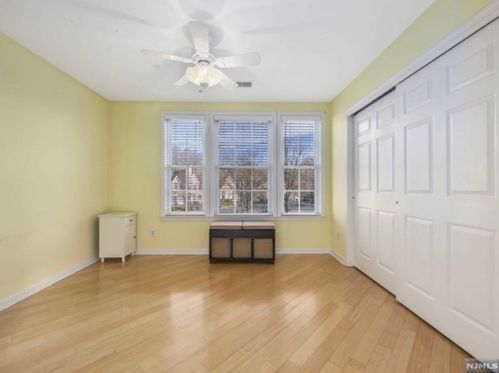 5 River Dell, Oakland NJ  07436-2302 exterior