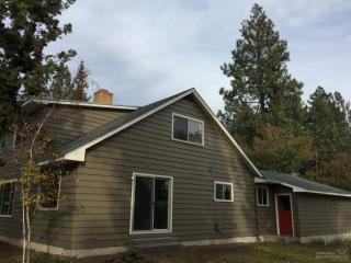 20033 Glen Vista Rd, Bend, OR 97701-9023