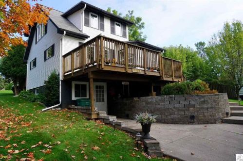 2213 Nanticoke St, Duluth, MN 55811-3022