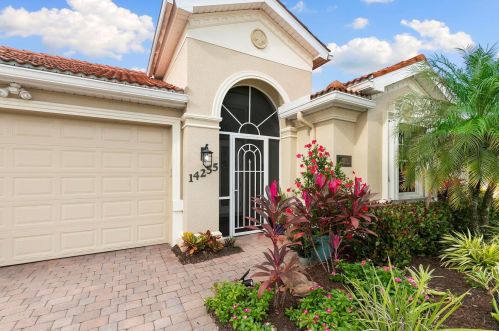 14255 Manchester Cir, Naples FL  34114-7221 exterior