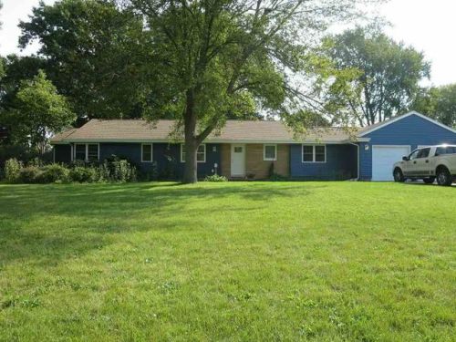 151 Montrose Rd, Waterloo, IA 50701-4251