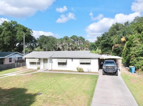 1306 Park Ave, Tavares FL  32778-2352 exterior