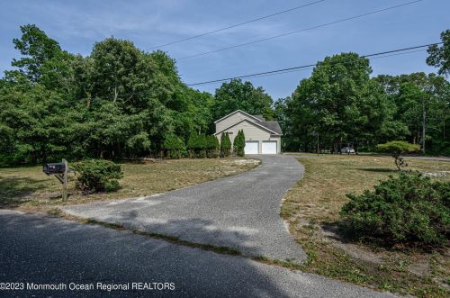 86 Serpentine Dr, Berkeley Township NJ  08721-3051 exterior