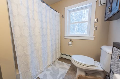 132 Old Mill Pond Rd, Henniker NH  03242-3152 exterior