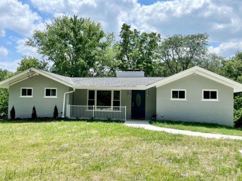 201 Grove Rd, Cincinnati, OH 45215-1304