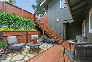 6969 Snake Rd, Oakland, CA 94611-1358