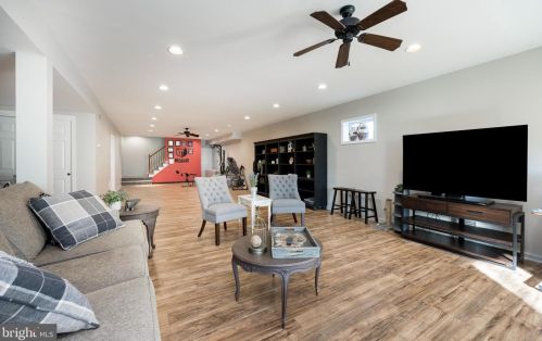 2975 Burton Dr, Gilbertsville PA  19525-9694 exterior